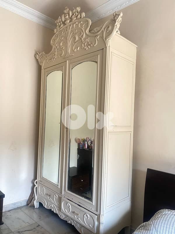 خزانة أنتيك 2