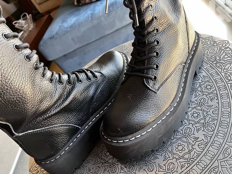 STEVE MADDEN RANGER BOOTS NEVER WORN 8