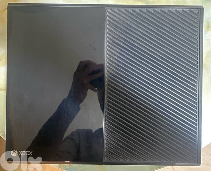 Xbox One + 2 Controllers + Mixer + 2 Games 1