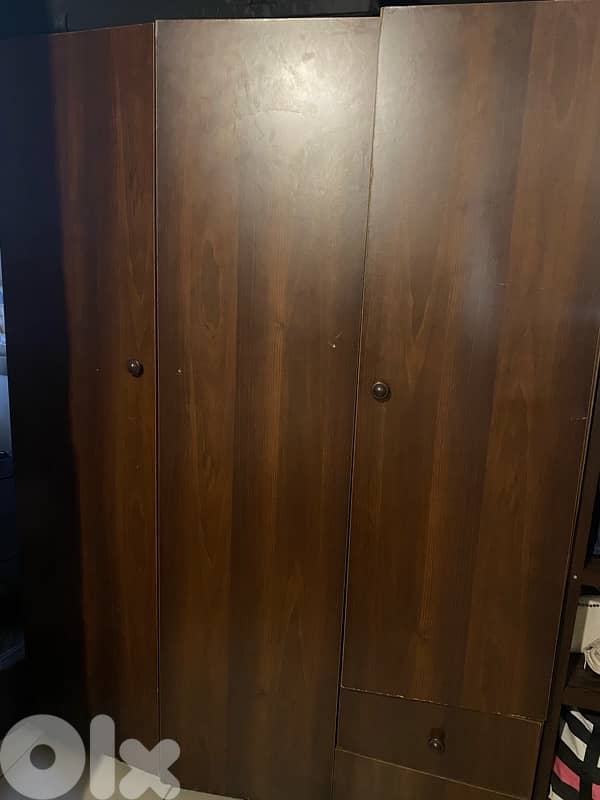 خزانة كبيرة ممتازة 1