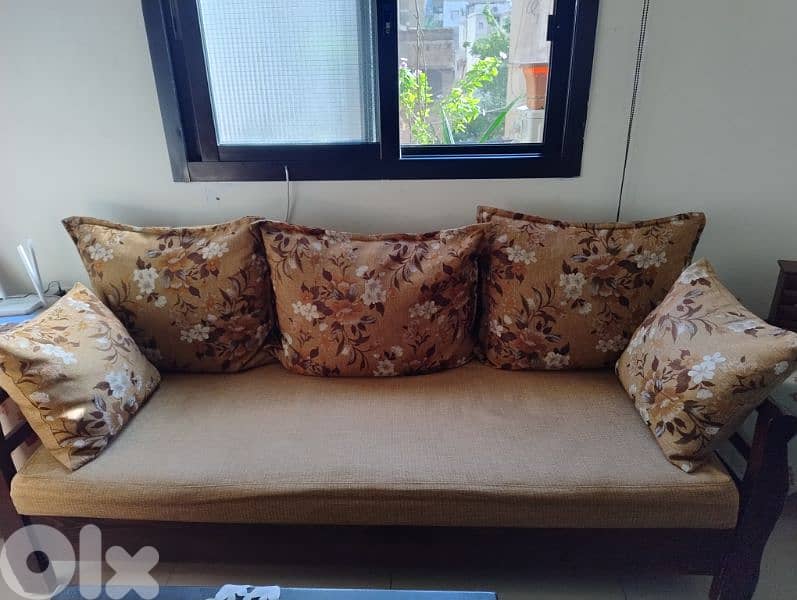 كنبايتان صندوق مع طاولة 1