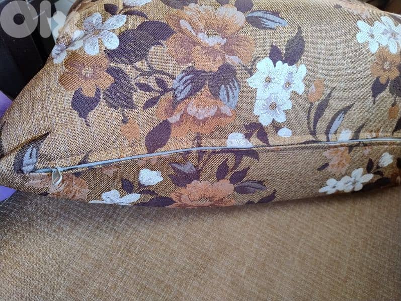 كنبايتان صندوق مع طاولة 4