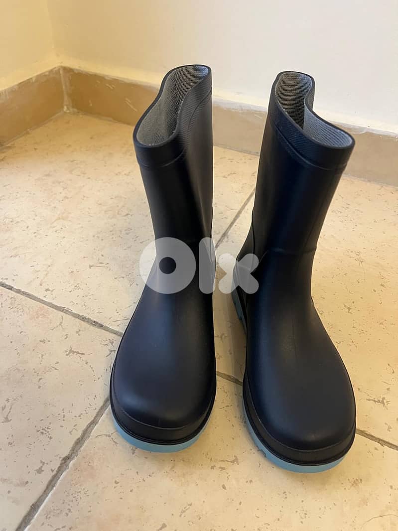 Boy Water Resistant Overall and Boot for snow -ثياب ثلج مع كفوف وجزمة 4