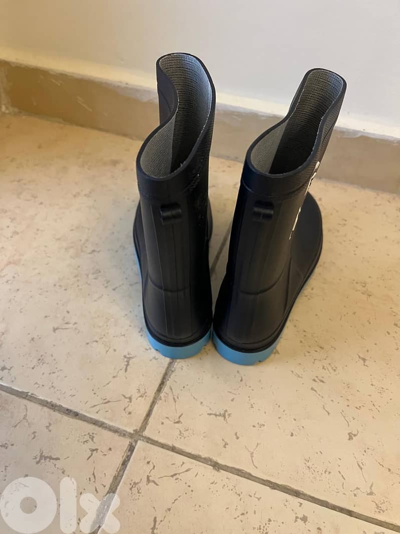 Boy Water Resistant Overall and Boot for snow -ثياب ثلج مع كفوف وجزمة 5