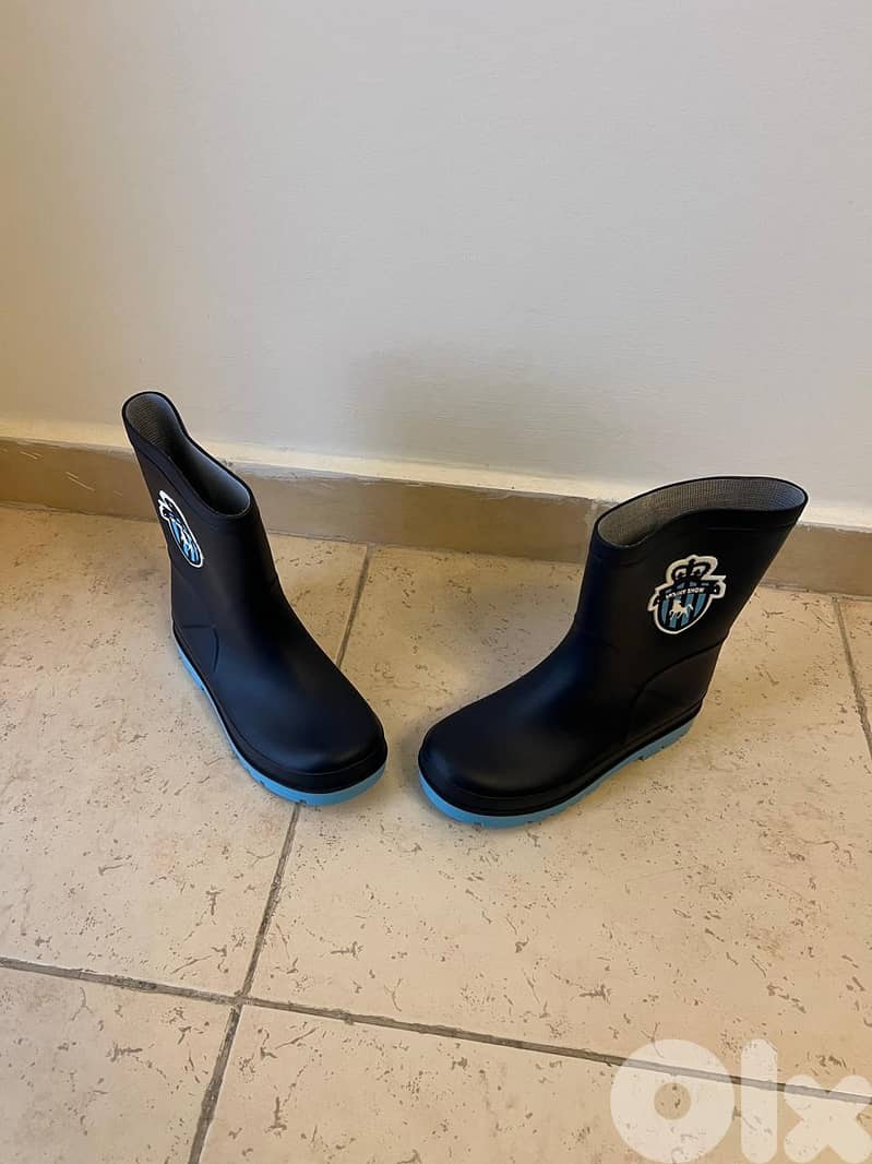 Boy Water Resistant Overall and Boot for snow -ثياب ثلج مع كفوف وجزمة 7