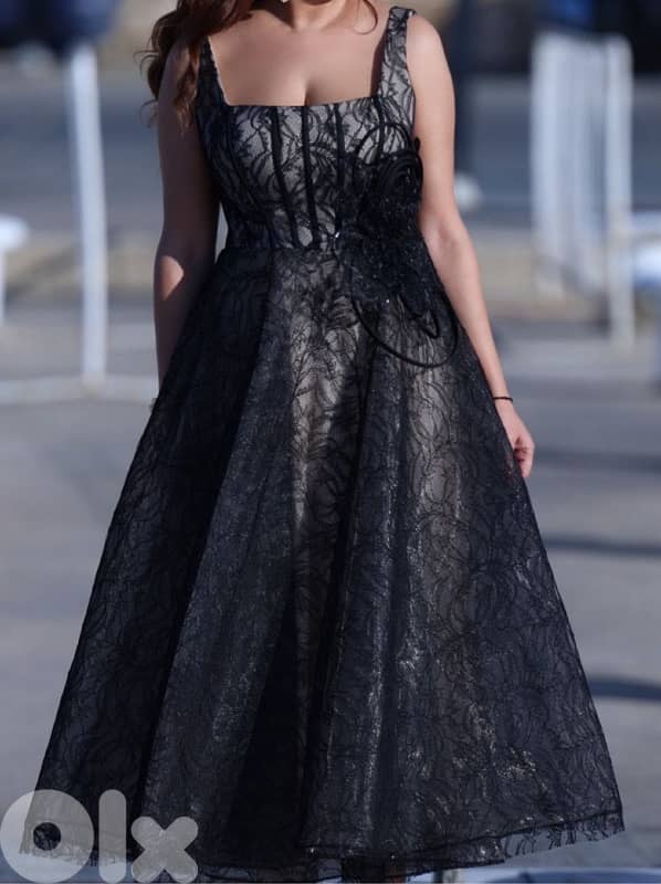 Elegant Black Lace Evening Dress 1
