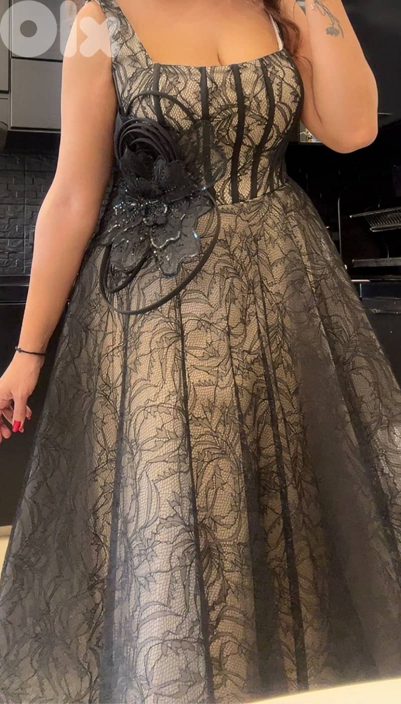 Elegant Black Lace Evening Dress 2