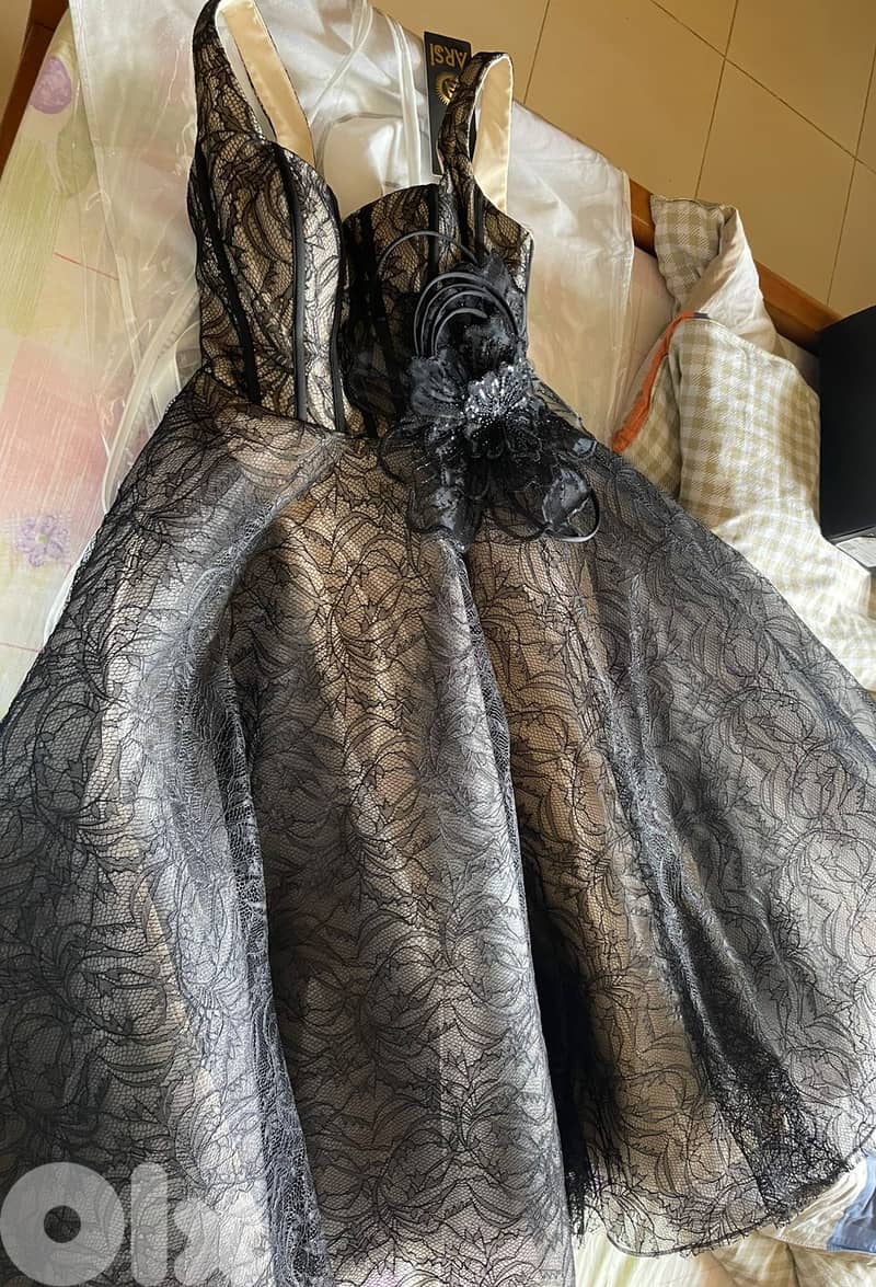 Elegant Black Lace Evening Dress 3