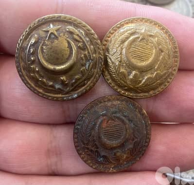 مجموعة أزرار عثماني نحاس استخدمت في بدلة عسكرية عثمانية
