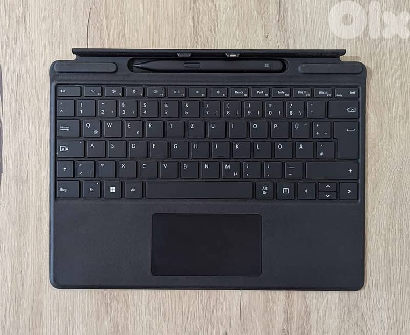 MS Surface Pro 8 / Ci5 - 11th Gen / Original Pen / SIM Card / Face ID 7