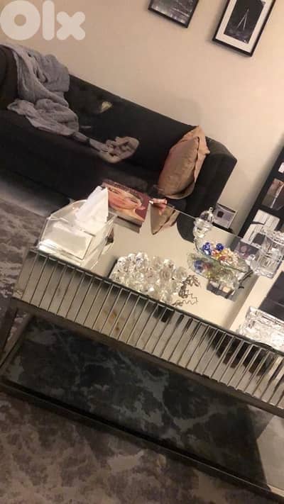 طاولة زجاج جديدة مميزة