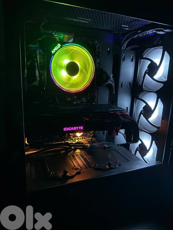 Gaming PC RTX 2070 Super | Ryzen 7 | 16GB RAM + 144 Hz Asus Monitor 4