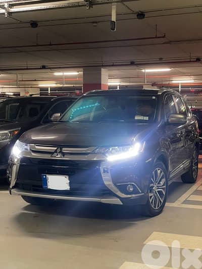 Mitsubishi Outlander (VERY LOW MILEAGE!!)(like brand new) Mitsubishi Outlander (VERY LOW MILEAGE!!)(like brand new)