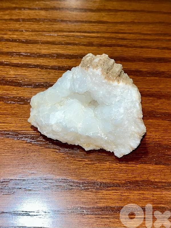 2 real Quartz rocks 4