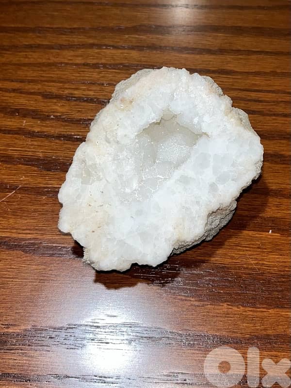 2 real Quartz rocks 5