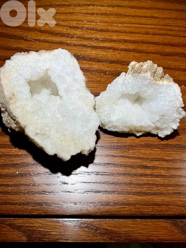 2 real Quartz rocks 7
