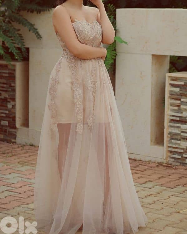 فستان خطبة او سهرة للبيع 150$  مقاس small meduim و بيتوسع  جديد 2