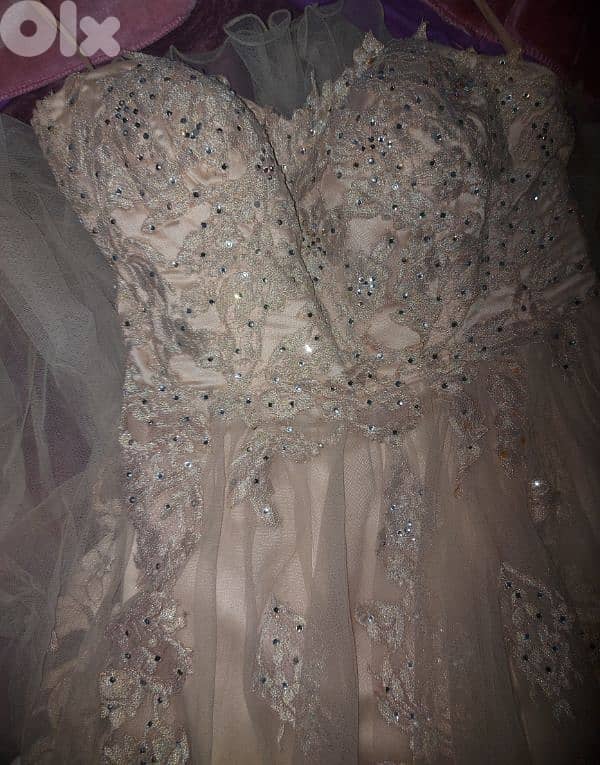 فستان خطبة او سهرة للبيع 150$  مقاس small meduim و بيتوسع  جديد 3
