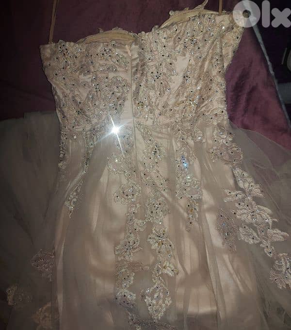 فستان خطبة او سهرة للبيع 150$  مقاس small meduim و بيتوسع  جديد 4