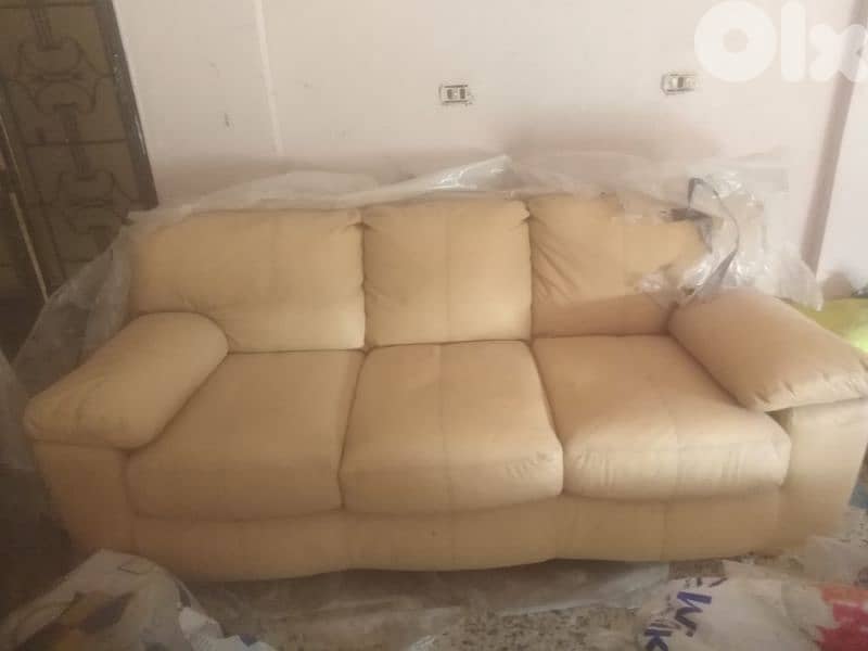 صالون و سفرة و قعدة و طاولة نص و كرسي هزاز 4