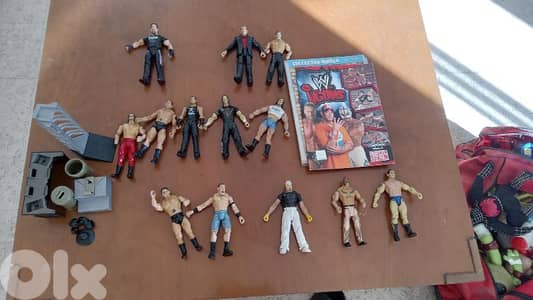 مجموعة شخصيات WWE مع إكسسوارات