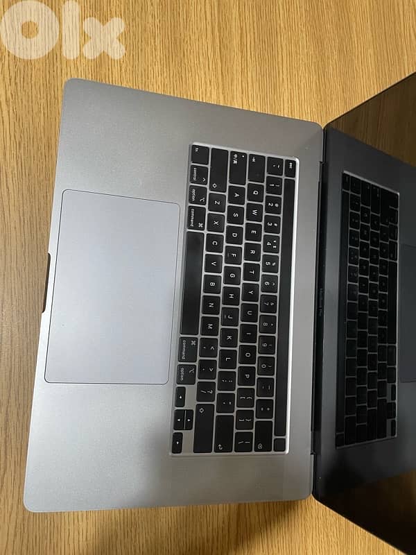 MacBook Pro i 9 2019 1