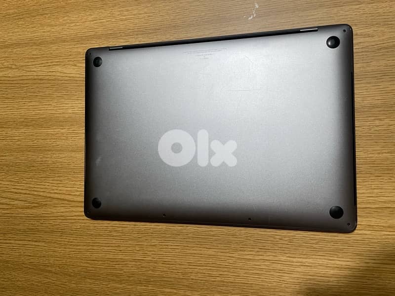 MacBook Pro i 9 2019 4