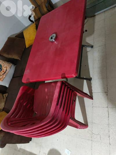 طاوله بيتنطوي و٦كراسي