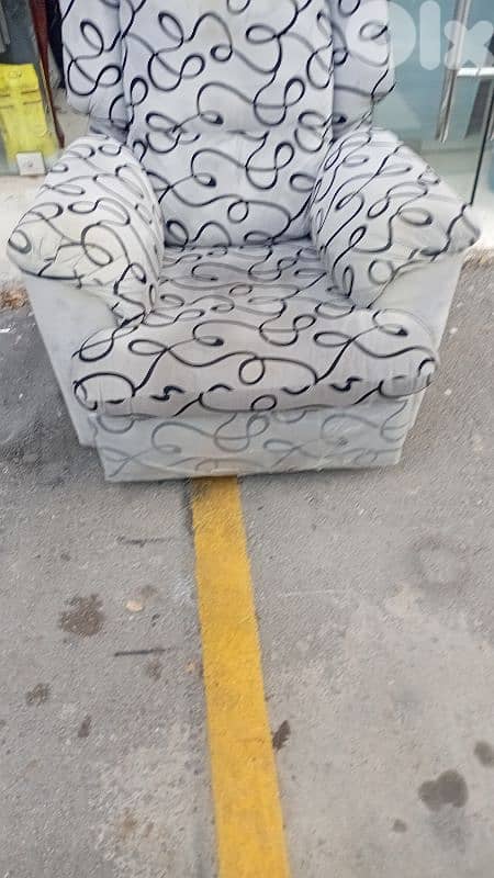 صوفا اوروبي شبه جديد 1