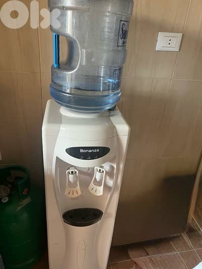 water cooler / water dispenser