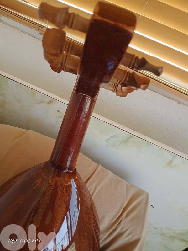 عود جديد مع حقيبة جلد وريش جميل جدا بالصوت والشكل والصناعة بسعر مناسب 14