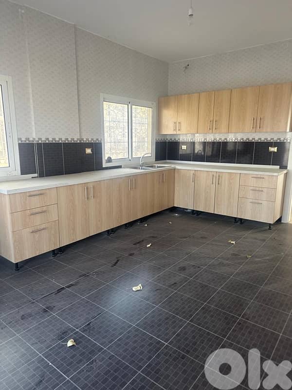 New building 3floors plus roof Badghan Above Bhamdoun below sawfar 4