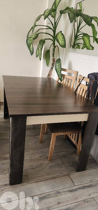 طاولة سفرة للبيع – بحالة جيدة 0