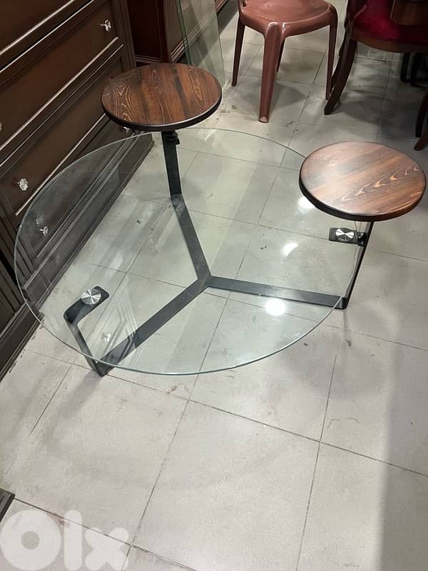 صالون مودرن مع طاولة مستعمل شبه جديدة 4