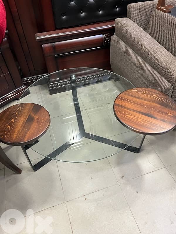 صالون مودرن مع طاولة مستعمل شبه جديدة 5