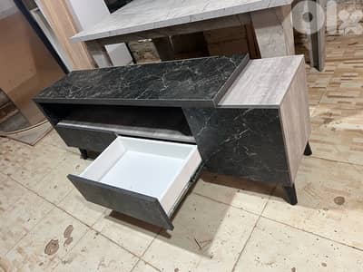 طاولة tv جديدة من المعمل بافضل الاسعار