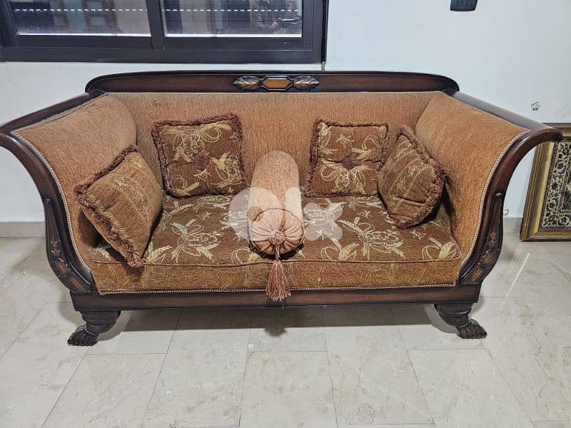 صالون بحالة جيدة للبيع 2