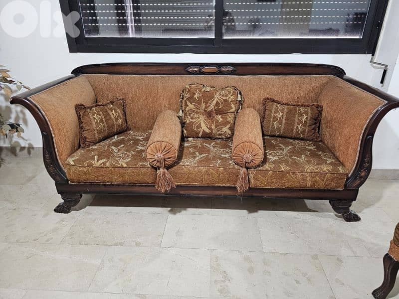 صالون بحالة جيدة للبيع 3