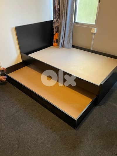 تخت مفرد ونص جارور جديدة من المعمل بافضل الاسعار
