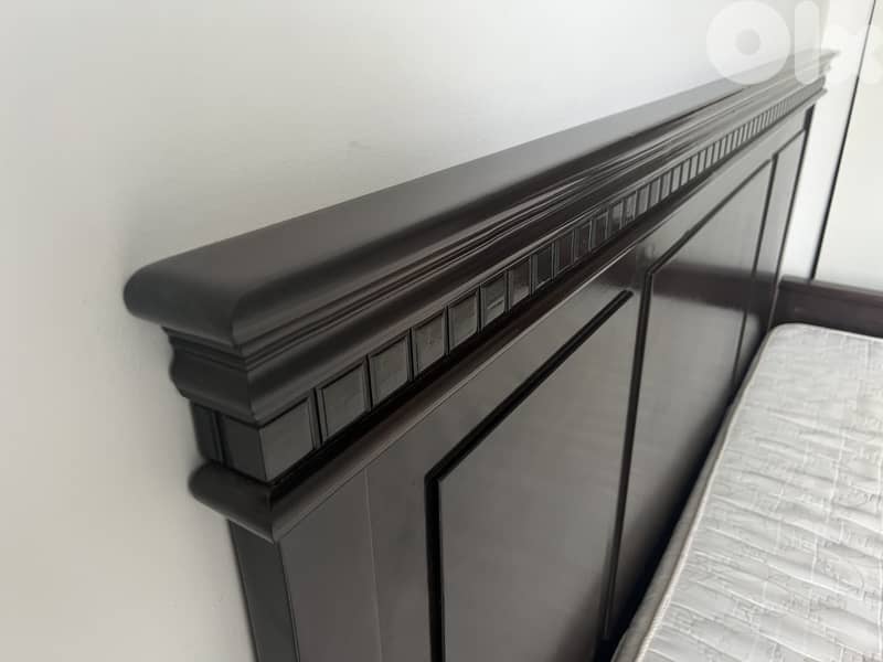 Single Bed with Mattress سرير مِفرد 1