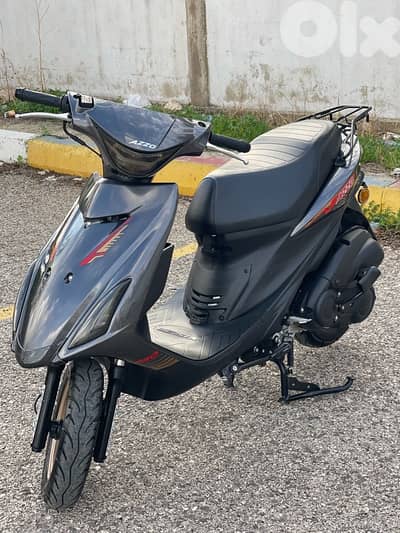 v150 azzo 2025