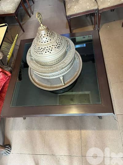 طاولة نص لصالون خشب وج قزاز كتير مرتبة