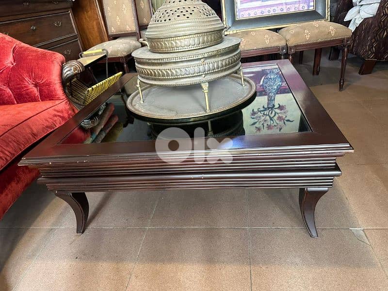 طاولة نص لصالون خشب وج قزاز كتير مرتبة 1