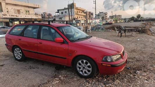 Volvo V40 2001