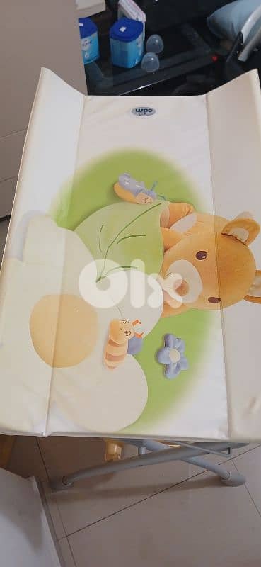 cam , 2 in 1 baby bath with soft leathered changing table 1