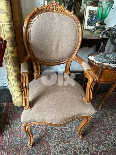 كرستين ستيل خشب زان مع طاولة مصرية مرصعة نحاس كتير مرتبين