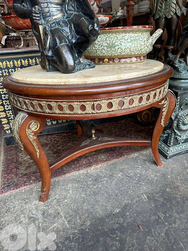 طاولة مصرية خشب زان انتيك مرصعة نحاس وج رخام كتير مرتبة 1