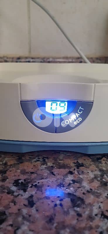 chicco , digital steam sterilizer 3 in 1 ,very veryyyy clean like new 1
