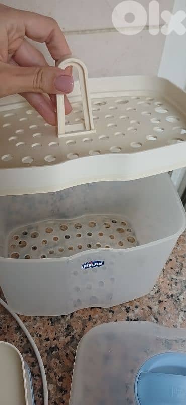 chicco , digital steam sterilizer 3 in 1 ,very veryyyy clean like new 3