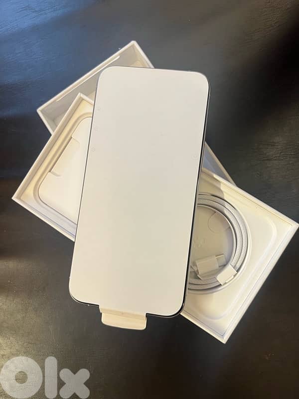 iPhone 15 pro max 1tb cycle count:3 bh:100% 0